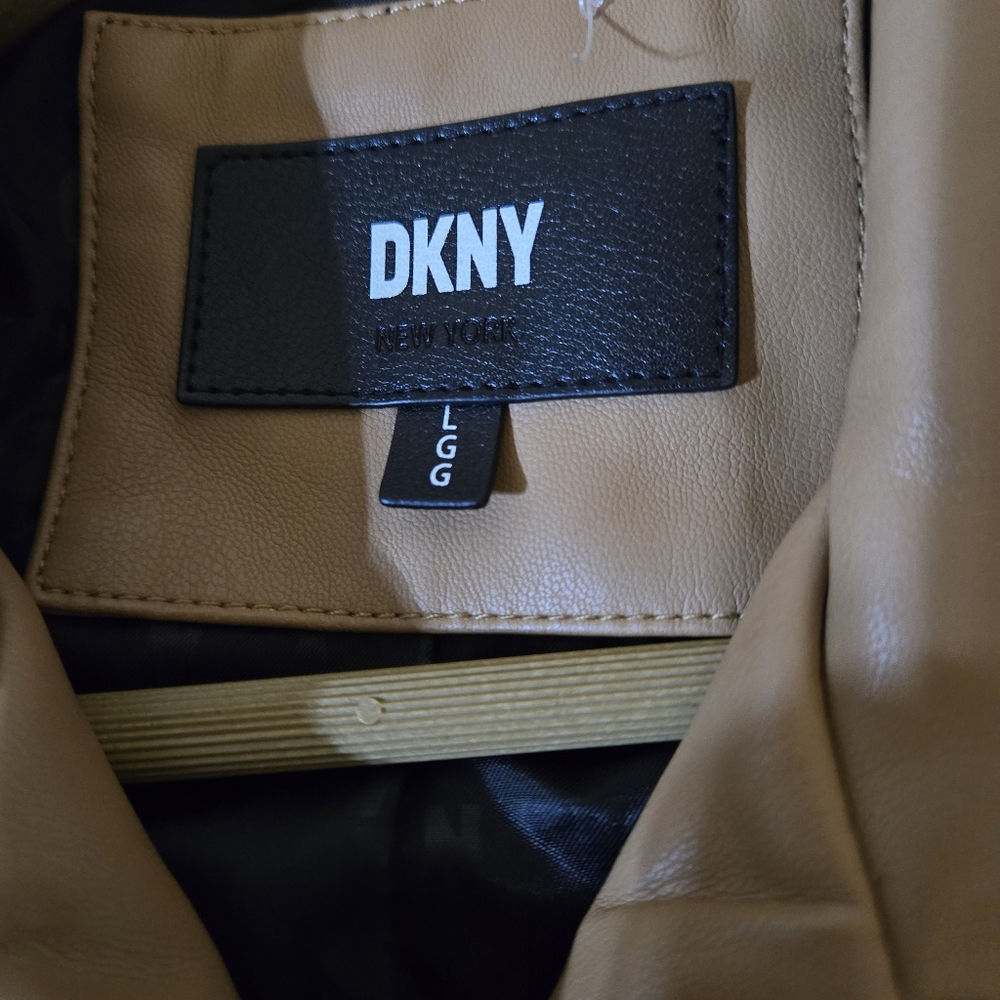 DKNY Women's Size Large Tan Faux Leather Moto Jacket, Belted With Zipper Details - Picture 3 of 11